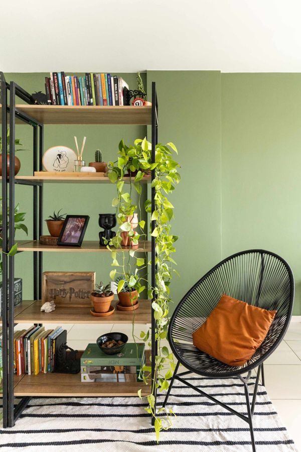 Sala industrial com toque de natureza